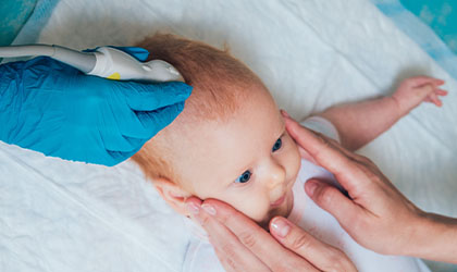 Exame de ultrassom para avaliar o sistema nervoso central do bebê